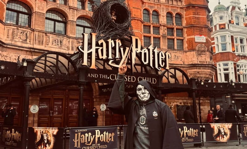 London: Harry Potter Tour in English, discover spells and secrets! - Leicester Square and the film-premiere connection