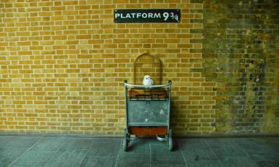 London: Harry Potter Tour, River Cruise & The London Dungeon - Cecil Court and Goodwin’s Court