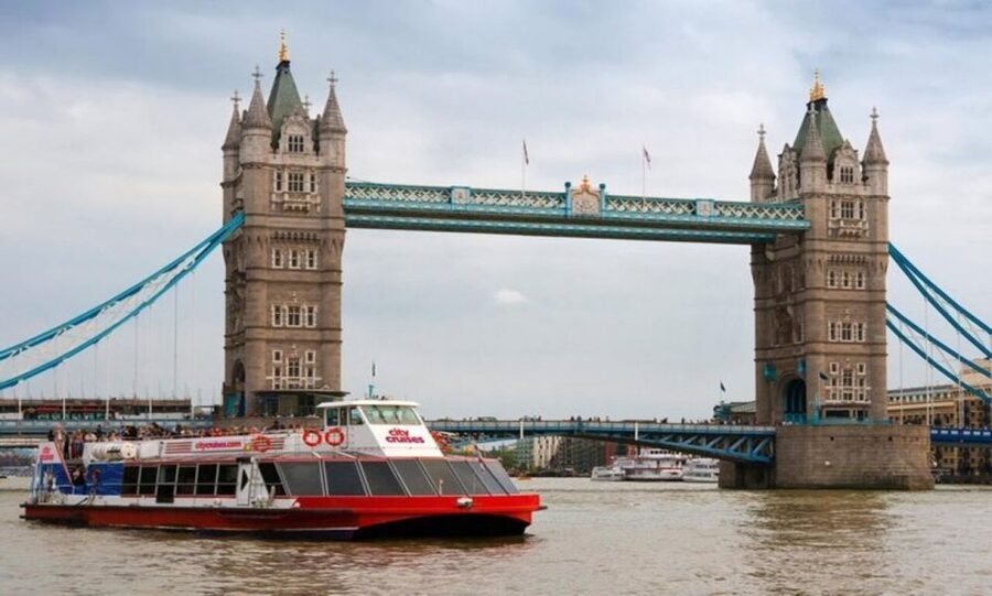 London: Harry Potter Tour, River Cruise & The London Dungeon - Southwark and the Changing Face of London