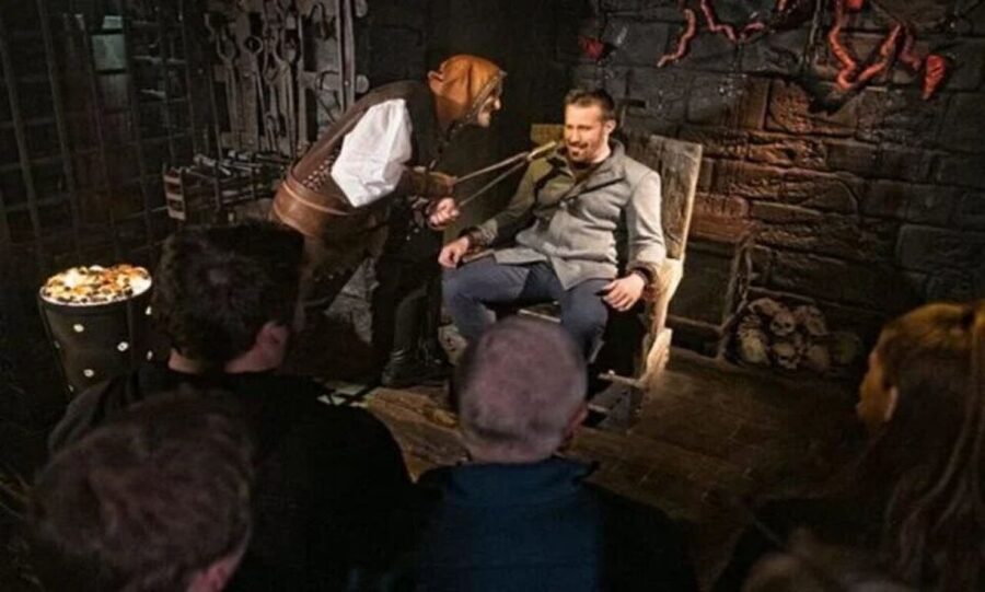 London: Harry Potter Tour, River Cruise & The London Dungeon - Two Hours Inside the London Dungeon