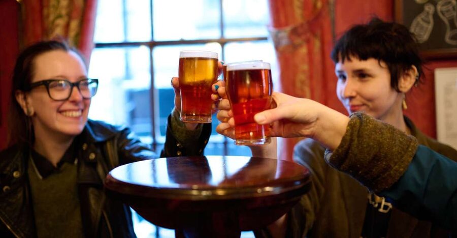 London: Historic Pubs, British Ales & Classic Dishes - Ye Olde Mitre and a 500-year-old ale tradition