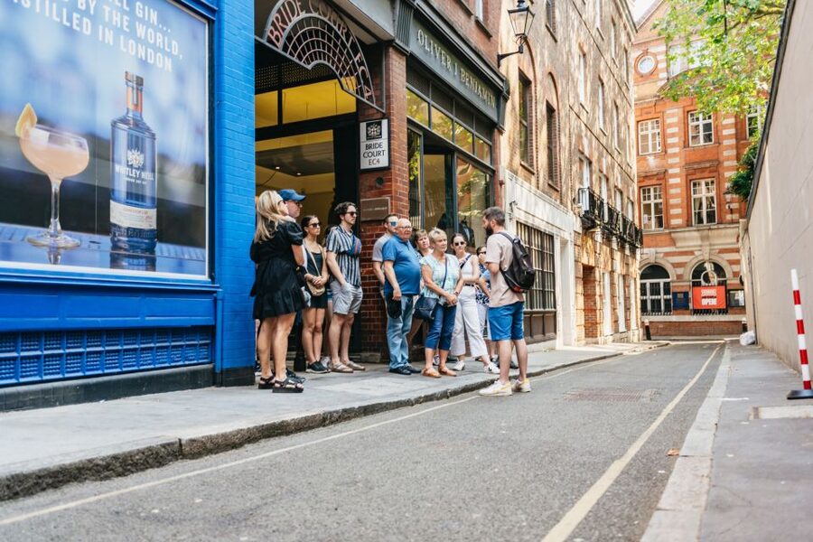 London: Historic Pubs of Central London Walking Tour - A pub tour that turns London streets into a history lesson