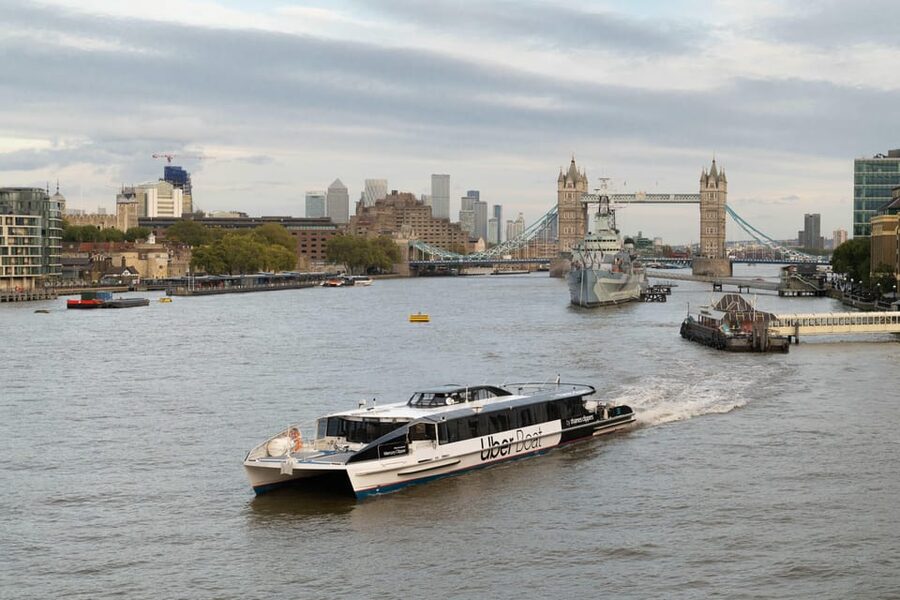 London: Hop-On Hop-Off 1-Day River Sightseeing Adventure - Seeing London from the Thames instead of the road