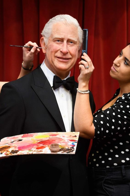 London: Hop-on Hop-off Bus Tour and Madame Tussauds Ticket - Who should book this experience?