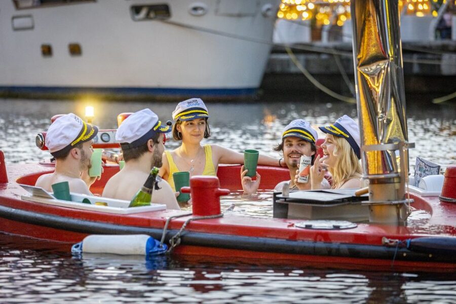 London: Hot Tub Boat Guided Historical Docklands Cruise - Why Docklands history works well from the water