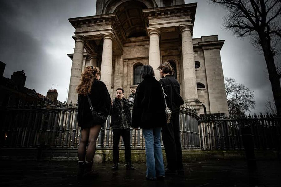 London: Interactive Jack the Ripper Walking Tour - What the two-hour schedule feels like