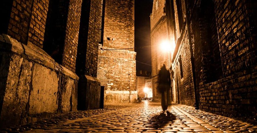 London: Jack The Ripper and Sherlock Holmes Bus Tour - A dark beginning in central London