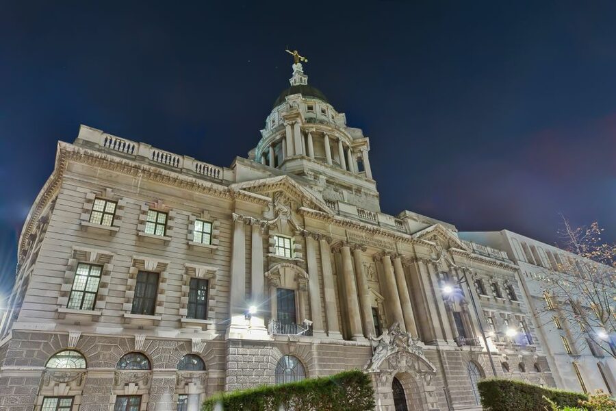 London: Jack The Ripper and Sherlock Holmes Bus Tour - Walking through Smithfield’s grim past