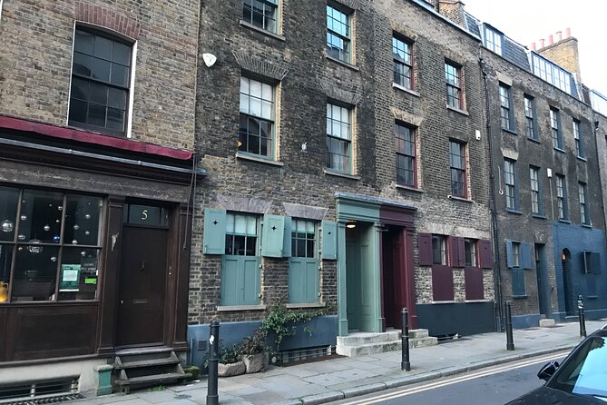 London: Jack the Ripper Small Group Tour - Whitechapel Road and the first layer of evidence