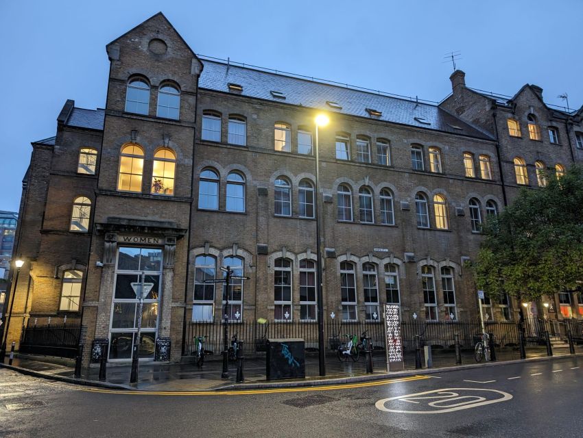 London: Jack the Ripper Tour in Spanish - Saint Botolph Without Aldgate and Mitre Square