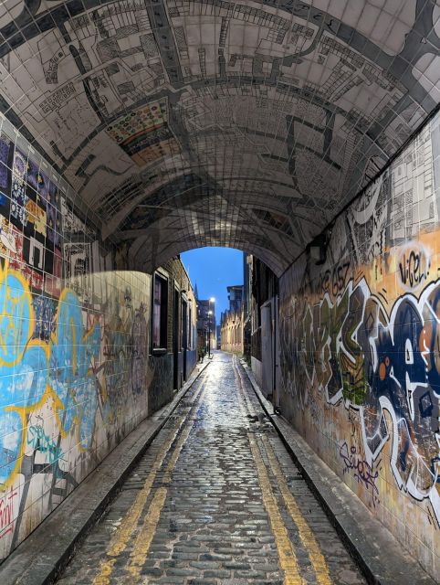 London: Jack the Ripper Tour in Spanish - Lilian Knowles House and the changing city