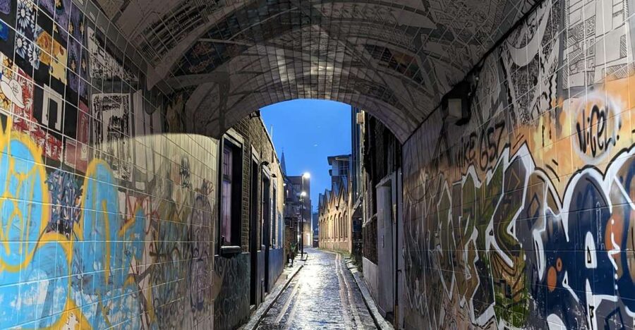 London: Jack the Ripper Tour in Spanish - Gunthorpe Street and Whitechapel High Street