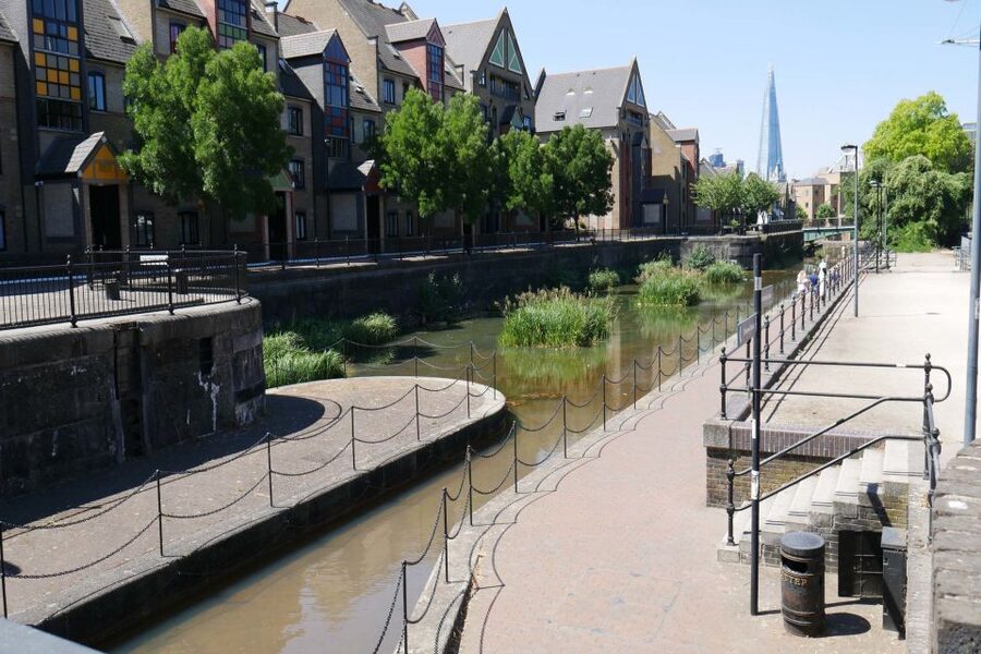 London: James Bond Filming Locations Bus Tour - No Time to Die and Bond’s newer London