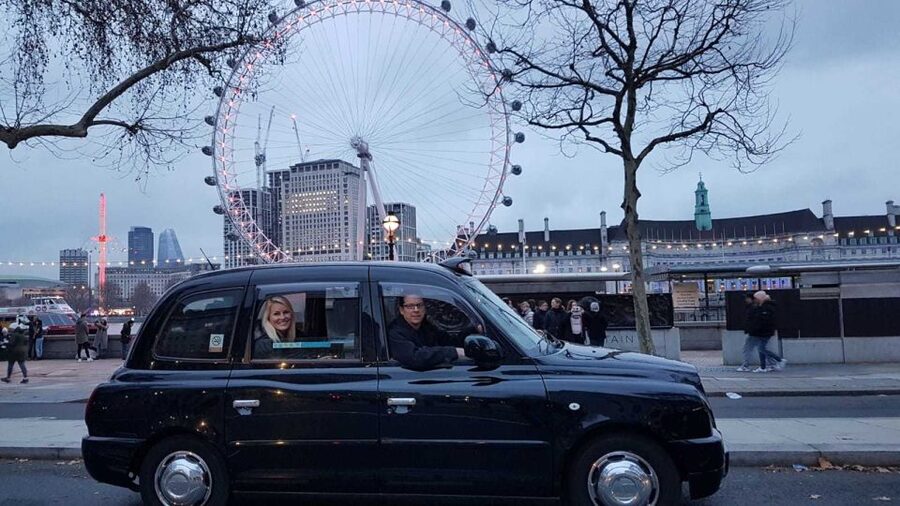 London: James Bond Shooting Locations Tour by Black Taxi - Following Bond from real spies to movie spies