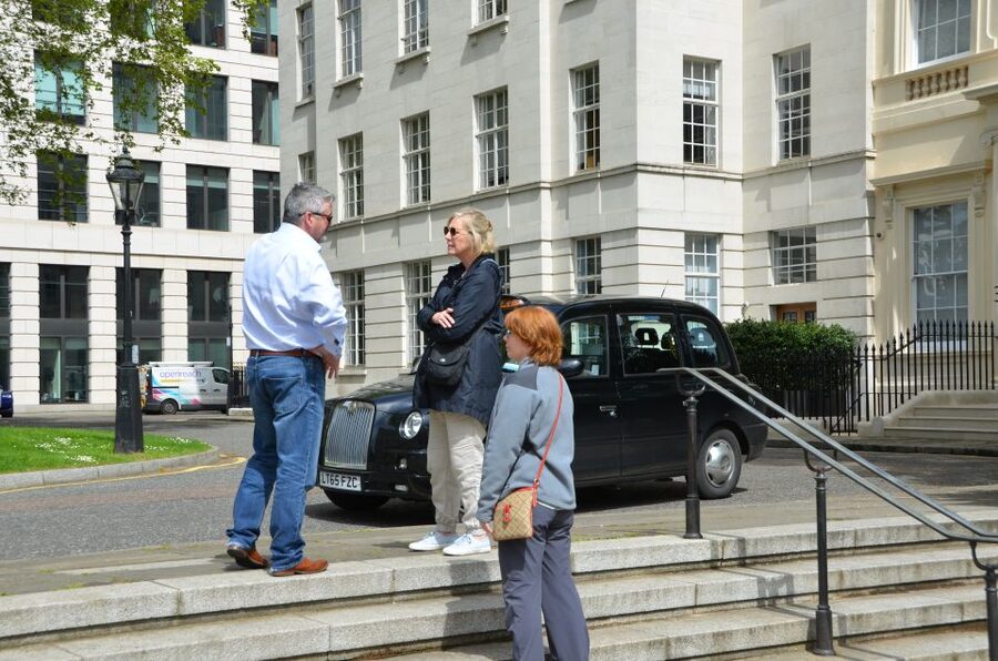 London: James Bond Shooting Locations Tour by Black Taxi - The mystery building that became St. Petersburg