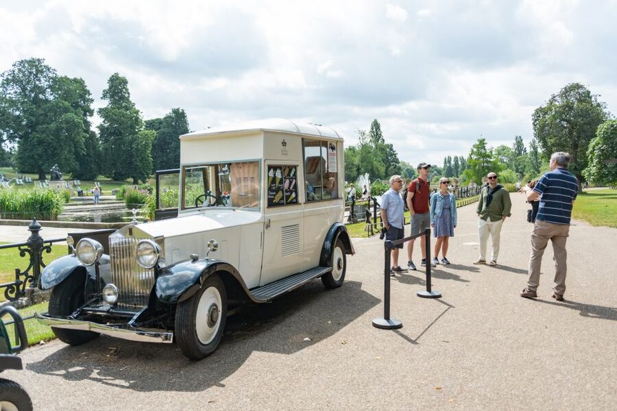 London: Kensington Palace Gardens Tour with Royal High Tea - Key points to know before booking
