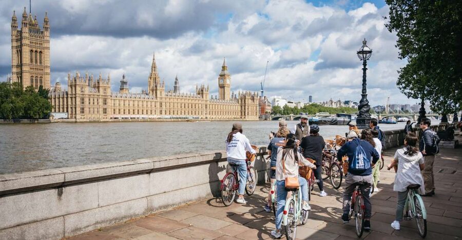 London: Landmarks & Secrets Bike Tour with Pub & Street Art - The London Eye, Westminster Bridge, and the final spray paint