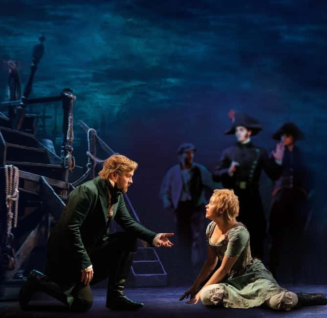 London: Les Misérables and 3-Course Meal & Sparkling Wine - Should you book this dinner and theatre package?