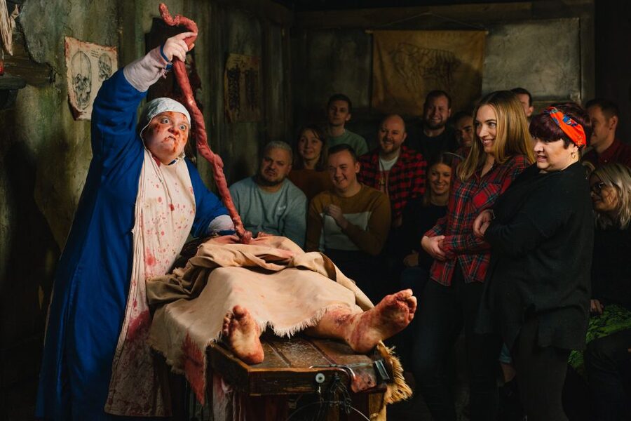 London: London Dungeon, London Eye, & Madame Tussauds Combo - Who should choose this bundle?