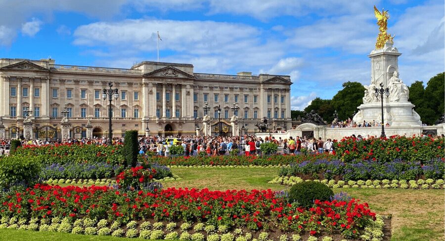 London: London Sightseeing Walking Tour with 30+ Sights - From St Paul’s to the Tower: London’s old City first