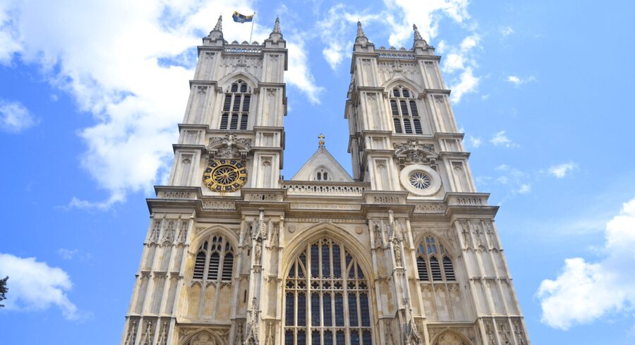 London: London Sightseeing Walking Tour with 30+ Sights - Lunch by Tower Hill, then a Tube ride
