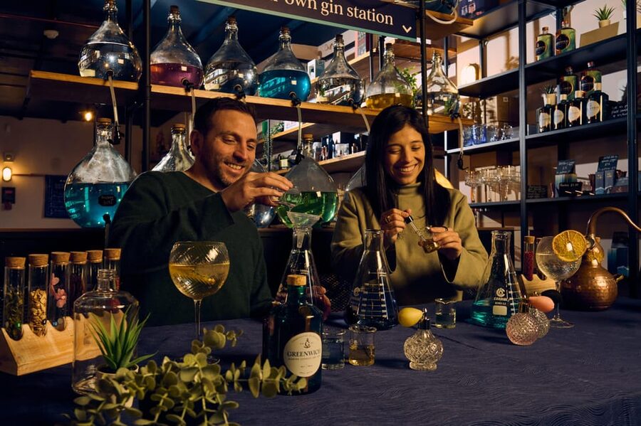 London: Make Your Own Gin Workshop with Take-home Bottle - A short lesson on gin before you blend