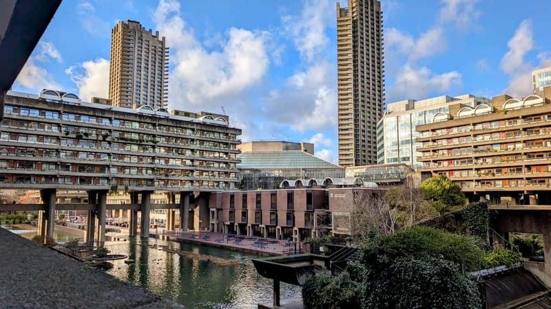 London: Modern Architecture & Building Guided Walking Tour - Finishing at the NLA and reading the skyline as a model