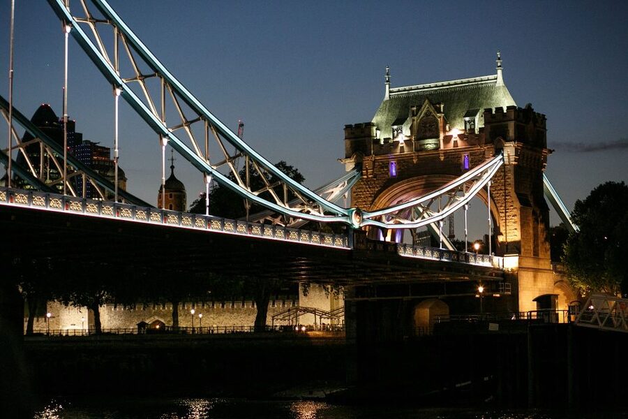 London: Murder Mystery Cruise With 3-Course Dinner - Key points to know before booking