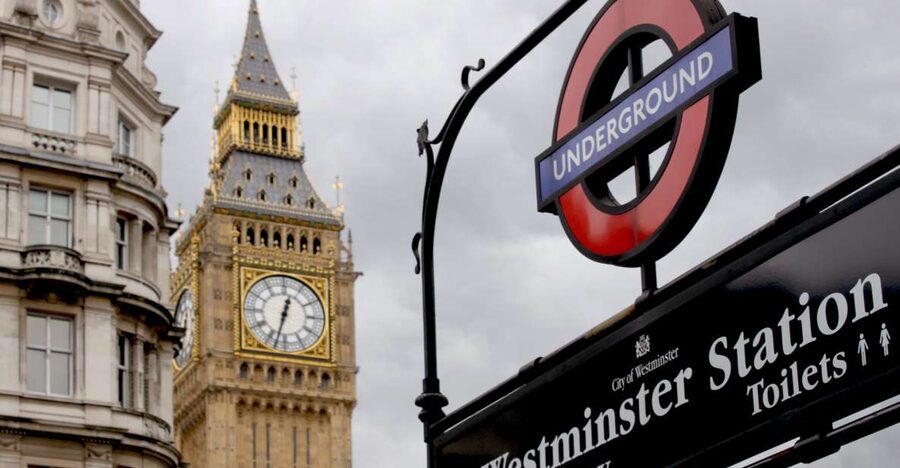 London Must-See 3 Hours Walking Tour - Waterloo Place and Pall Mall: clubs, monuments, and old London