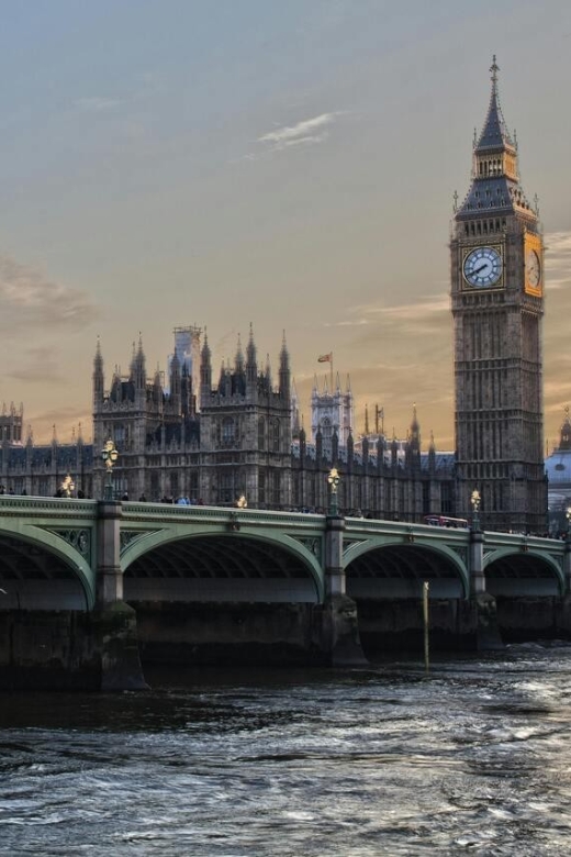 London Must-See Attractions Walking Tour with a Guide - Leicester Square, Piccadilly Circus, and Chinatown