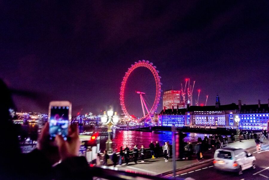London: Nighttime Open-Top Bus Sightseeing Tour - The live guide, audio languages, and onboard comfort