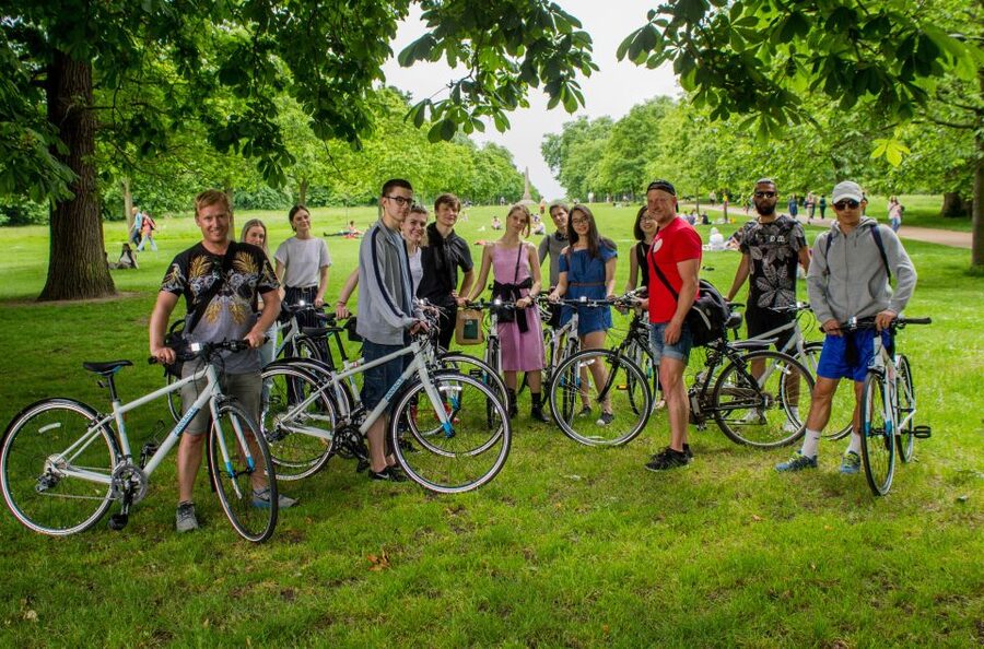 London: Parks and Palaces Guided Morning Bike Tour - Key points to know before you book