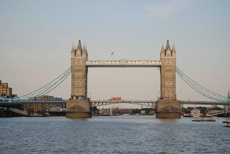 London: Private Chauffeur-Driven Sightseeing Tour - Riverside stops and quieter corners