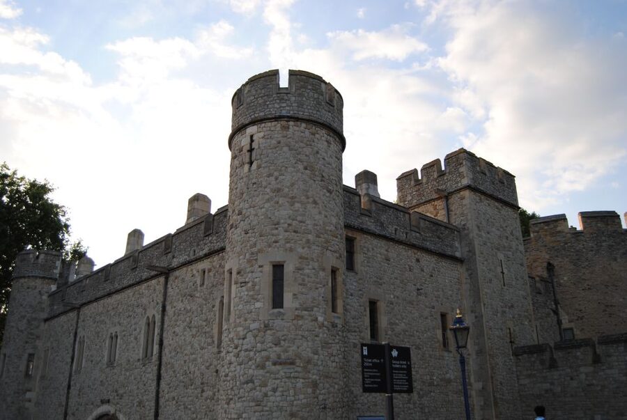 London: Private Chauffeur-Driven Sightseeing Tour - How the guide and driver affect the day