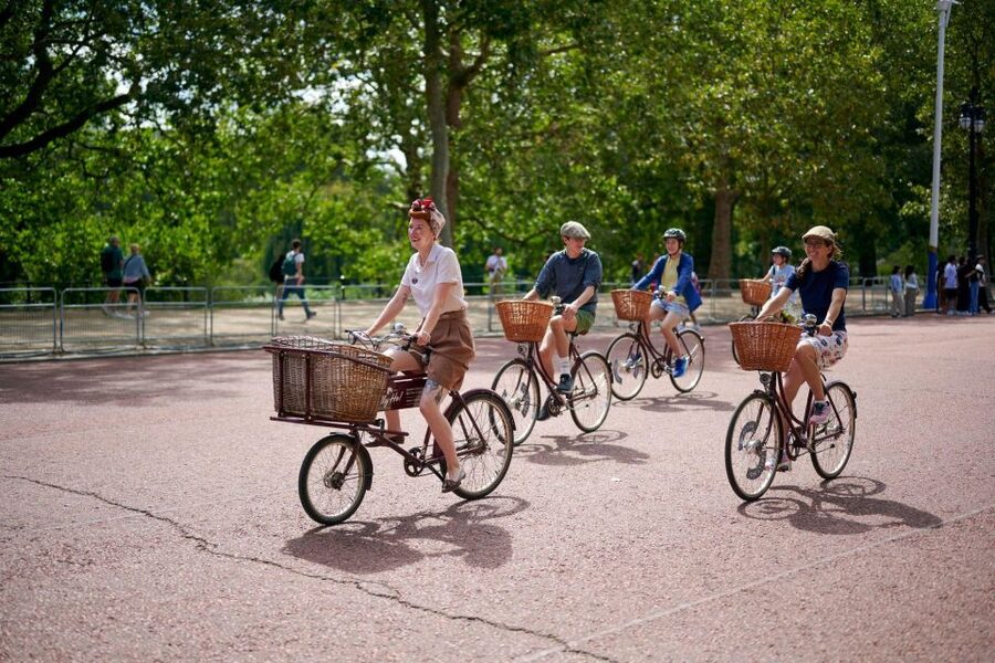 London: Private Family Guided Bike Tour with Childseats - How safe and demanding is the route?