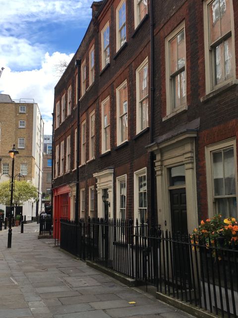 London: Private Intro Walk with a Local Guide - Trafalgar Square and the city’s public center