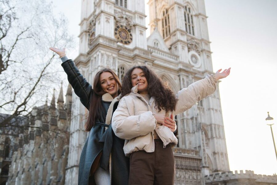 London: Private Landmark Tour with Professional Photographer - Timing, weather, and punctuality