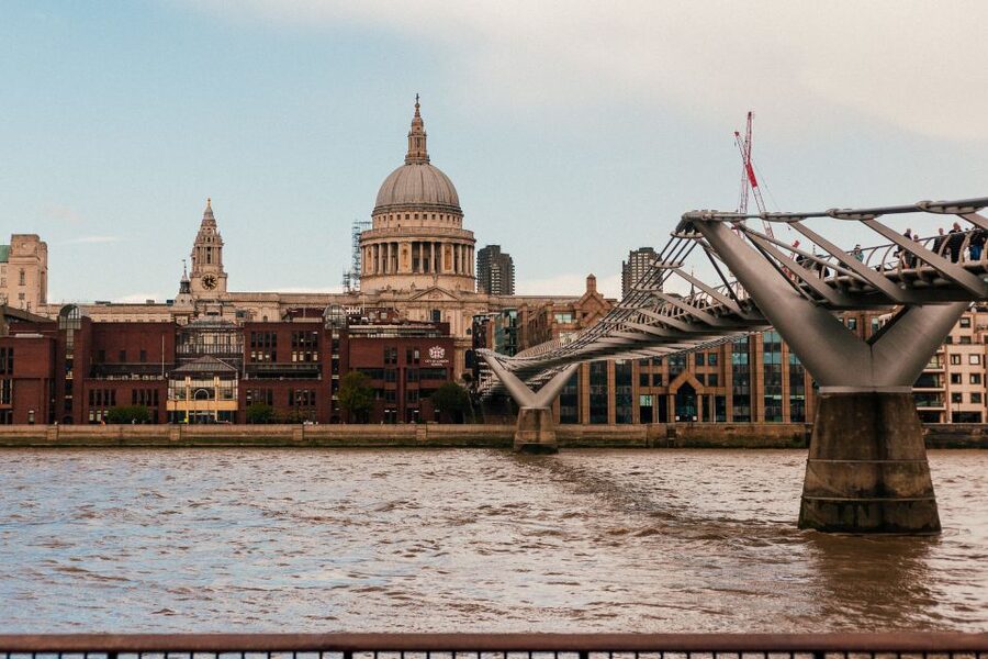 London: Private Tour with Locals – Highlights & Hidden Gems - What the Three Hours Feel Like
