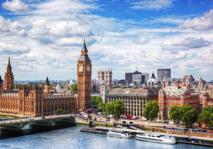 London: Private Walking Tour in Spanish - Westminster’s dense cluster of landmarks