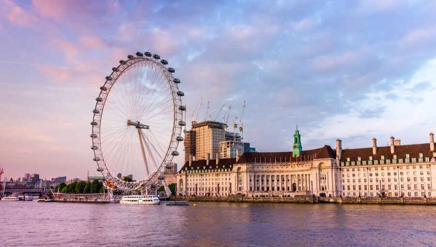London: Private Walking Tour in Spanish - The London Eye and Somerset House