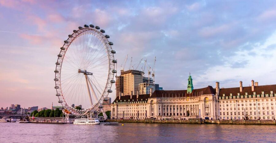 London: Private Walking Tour in Spanish - Piccadilly Circus and Trafalgar Square