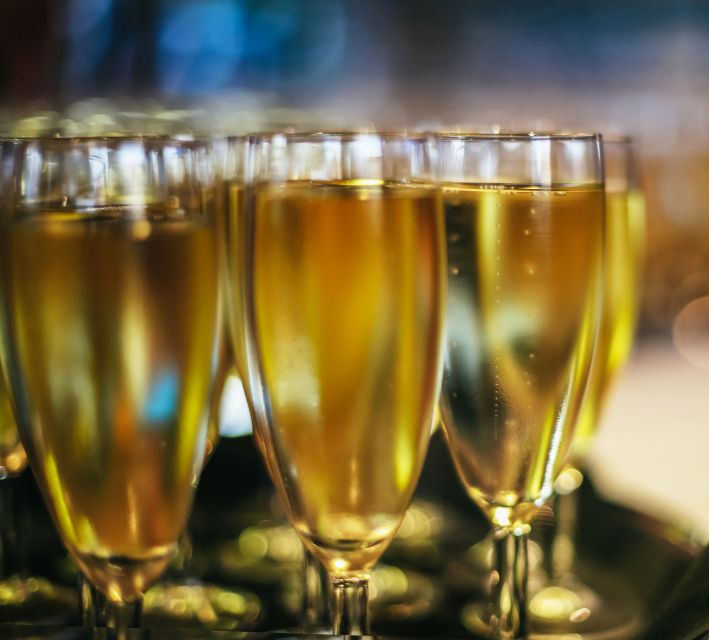 London: River Thames Dinner Cruise - The atmosphere works best for celebrations