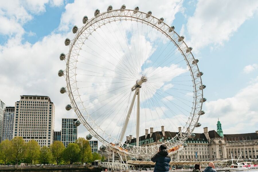London: River Thames Hop-On Hop-Off Sightseeing Cruise - South Bank, St. Paul’s, and Shakespeare’s Globe