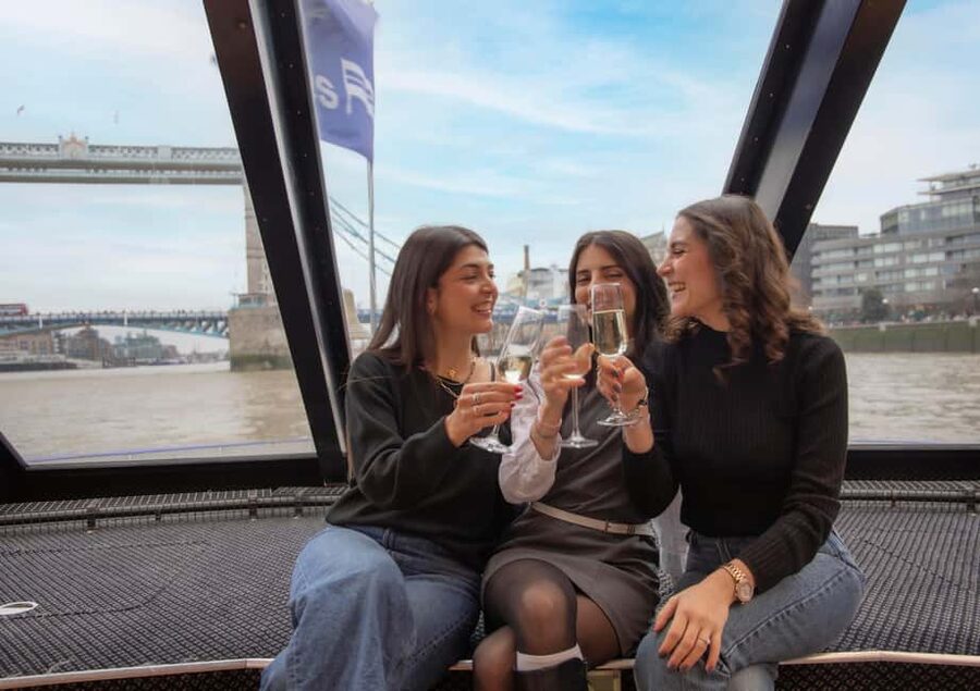 London River Thames Lunch Cruise - Commentary from the captain and crew