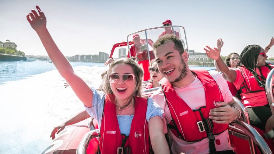 London: River Thames Speed Boat Tour - A London sightseeing ride with a proper burst of speed