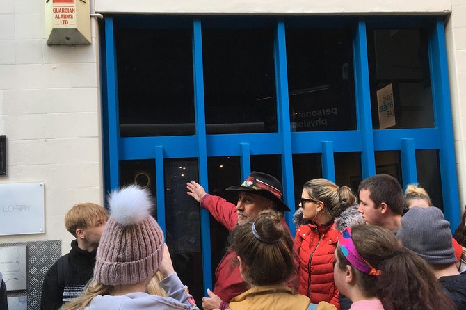 London Rock and Roll Music Tour - Coach comfort, group size, and meeting point