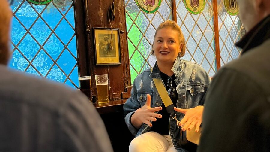 London: Royal Historic Pubs Walking Tour - Churchill’s house and the wartime thread