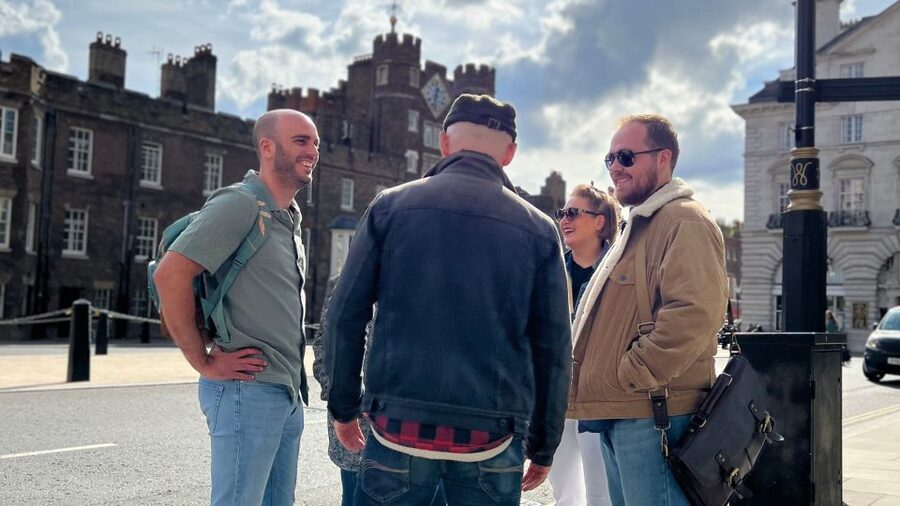 London: Royal Historic Pubs Walking Tour - The first historic pub: setting the tone