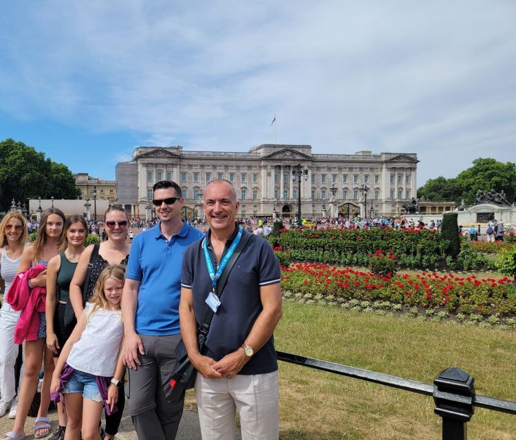 London: Royal Walking Tour and Buckingham Palace Audio Tour - St James’s Park: a pleasant walk, not a full garden tour