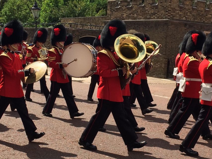 London: Royalty Walking Tour with Changing of The Guard - Horse Guards Parade and the move into Whitehall